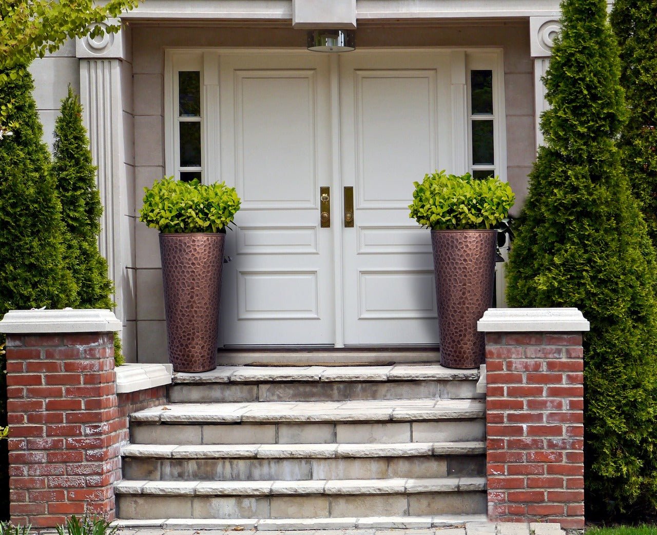 H Potter tall outdoor planters