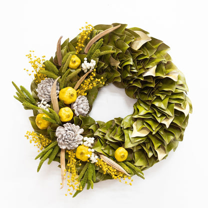 h potter garden radiance dried wreath on white
