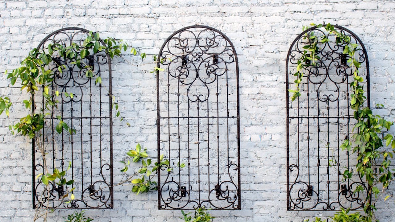 H Potter Metal Iron Scroll Wall Trellis set of 3 with Wall Mounting Brackets on white brick