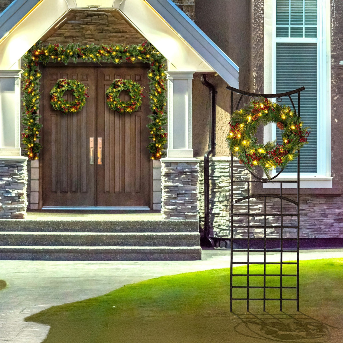 H Potter - Faux Sierra Waterproof Evergreen Wreath & Bell Trellis Set