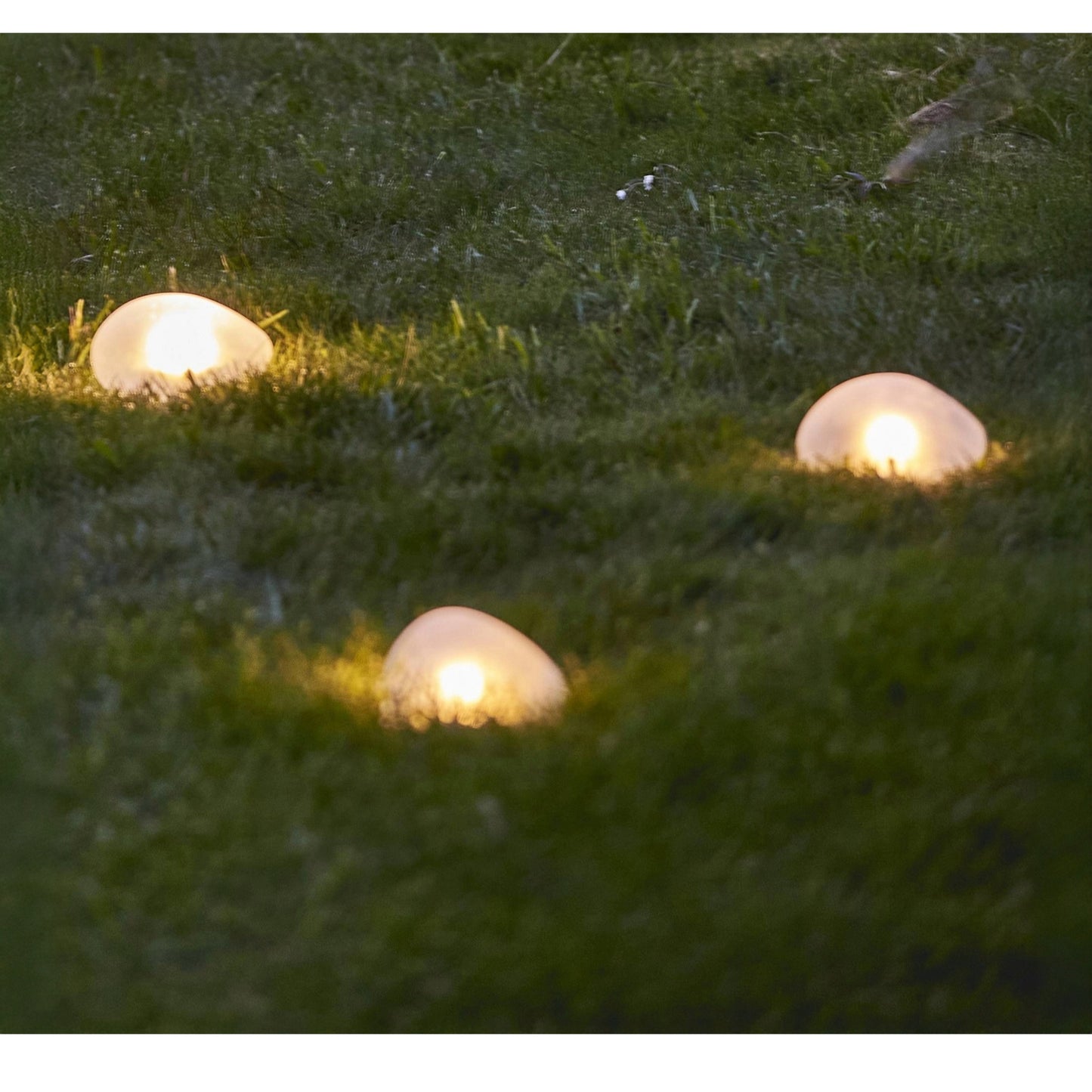 H Potter Solar Glass Riverstone Rock Light – Warm LED Outdoor Garden Accent (Large or Small)
