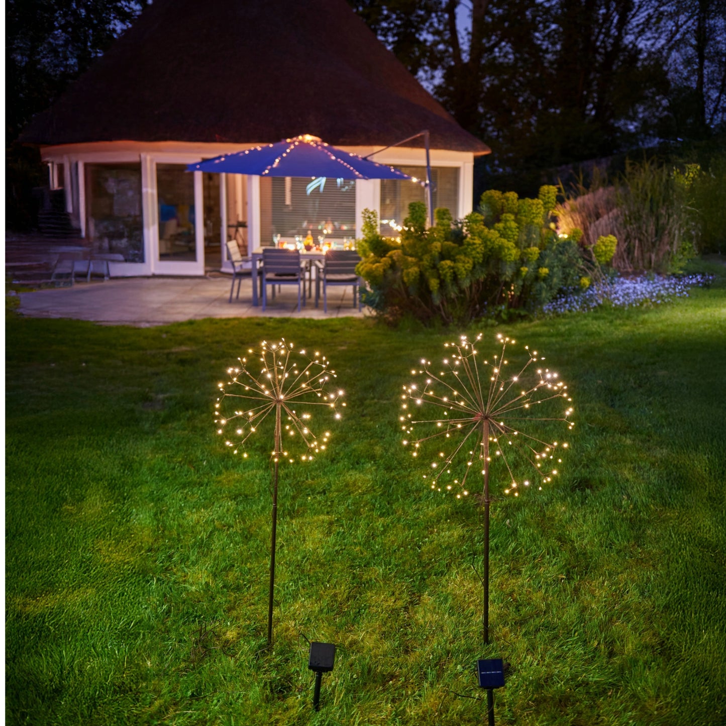 H Potter set of 2 golden bloom garden solar lights in backyard landscape