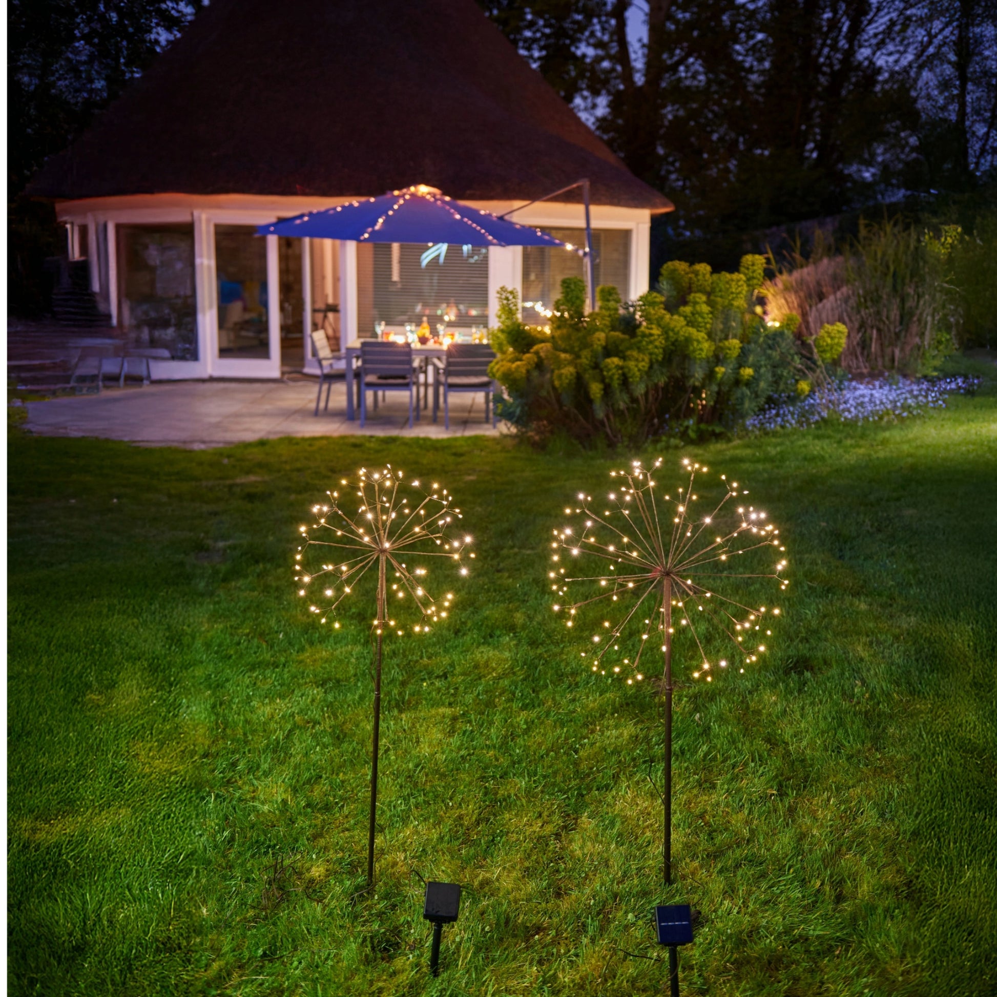 H Potter set of 2 golden bloom garden solar lights in backyard landscape