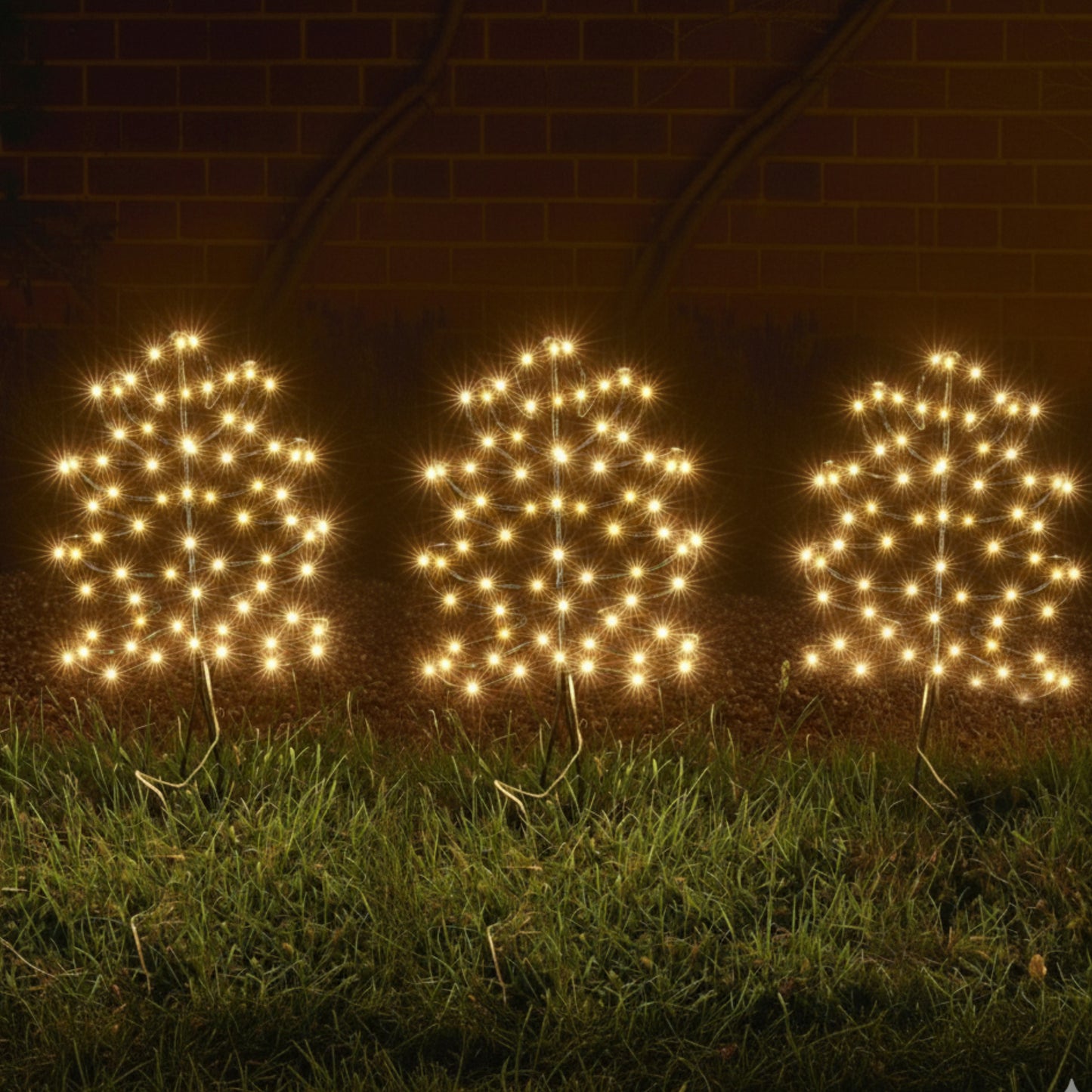 H Potter Solar Illuminated Estate Leaf Garden Light Large