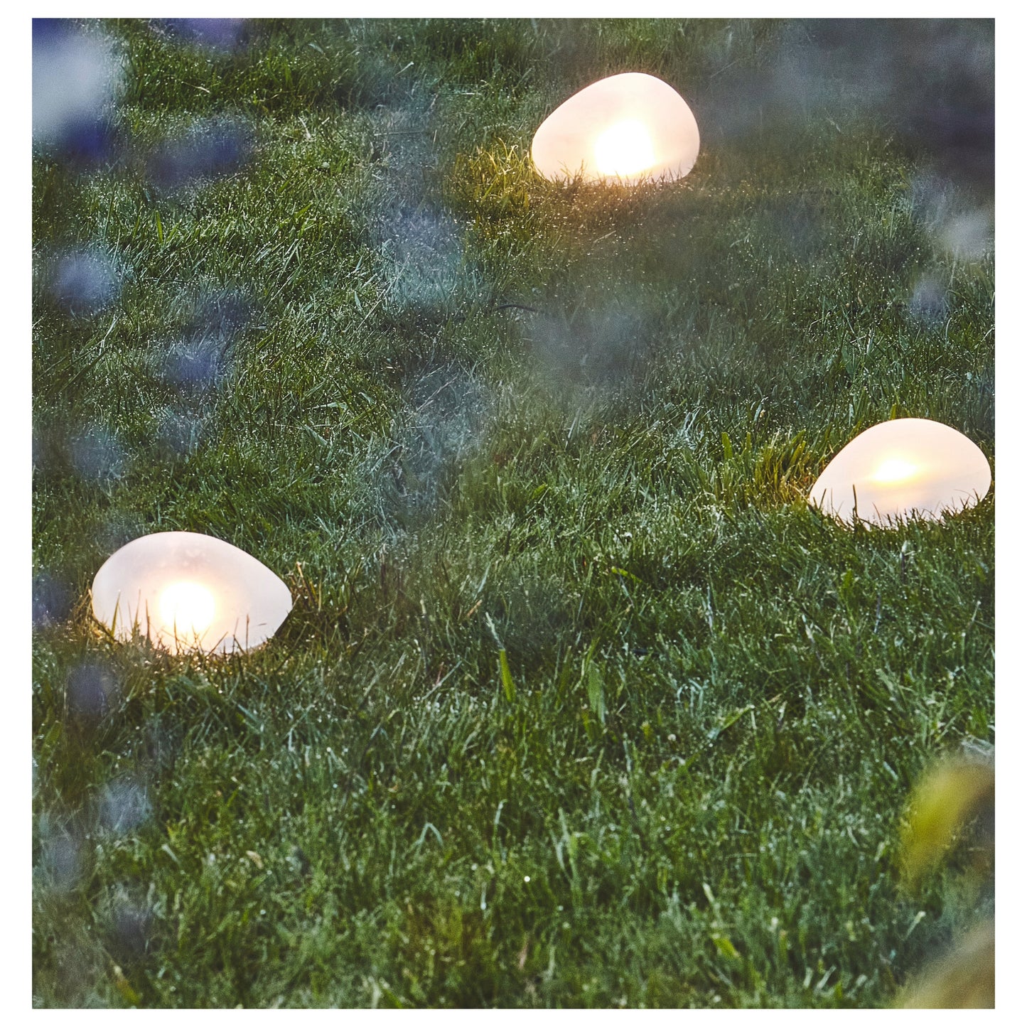 H Potter Solar Glass Riverstone Rock Light – Warm LED Outdoor Garden Accent (Large or Small)