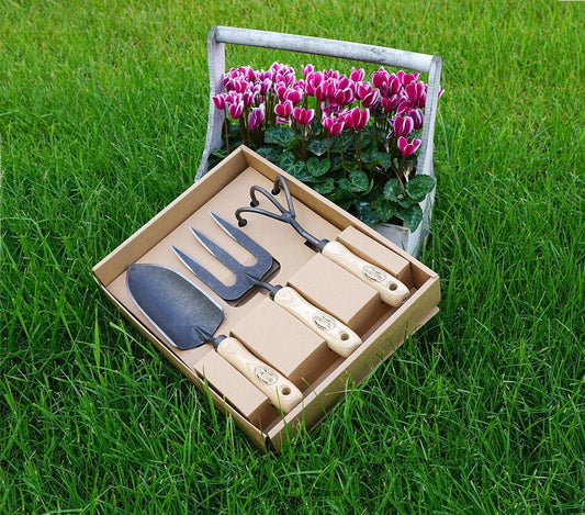 H Potter × DeWit classic 3-piece garden tool set with forged trowel, 3-tine cultivator, and garden fork